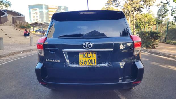 Toyota Vanguard 2012 Black