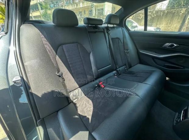 BMW 320i Sedan RWD 2020 Gray