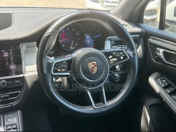 Porsche Macan Base 2019 White
