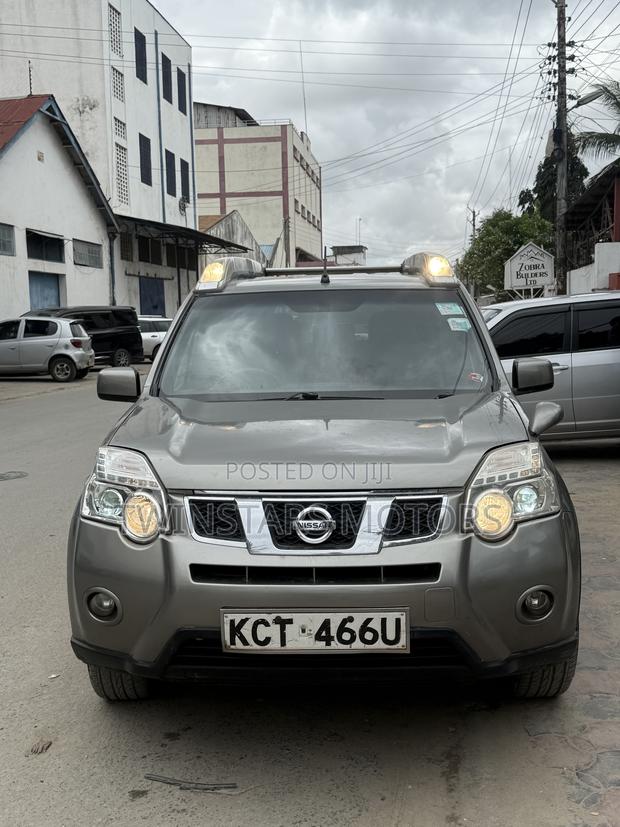 Nissan X-Trail 2.0 Petrol XE 2011 Gray