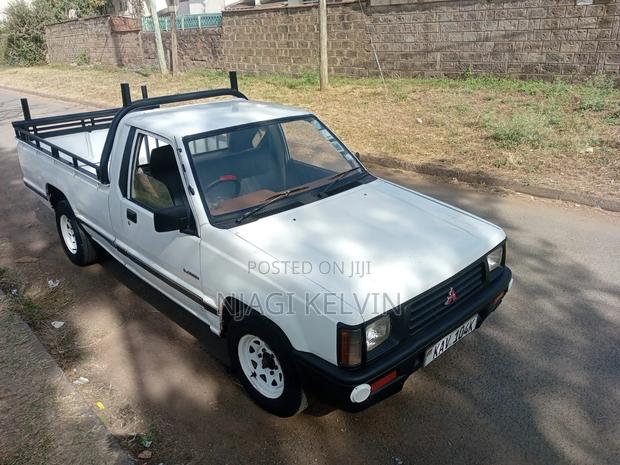 Mitsubishi L200 2005 White