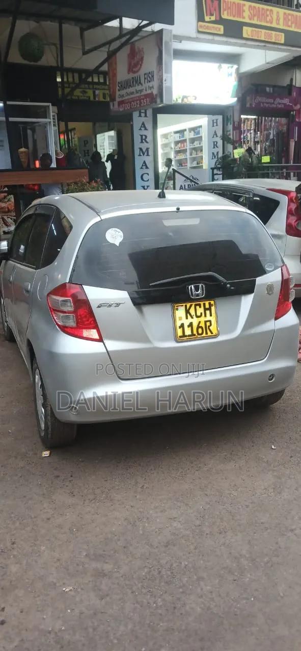 Honda Fit Automatic 2011 Silver