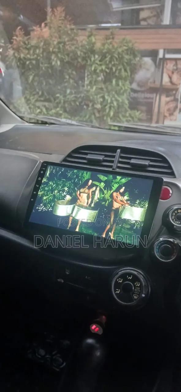 Honda Fit Automatic 2011 Silver