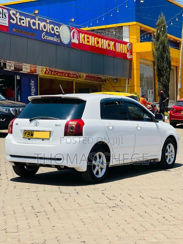 Toyota Corolla RunX 2006 White