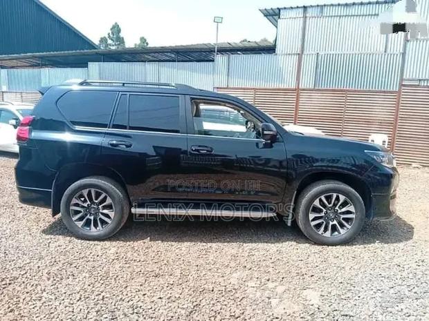 Toyota Land Cruiser 3.3 Diesel 4WD 2021 Black