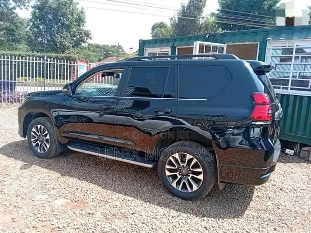 Toyota Land Cruiser 3.3 Diesel 4WD 2021 Black