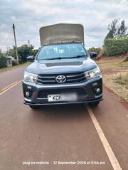 Toyota Hilux 2017 Gray for sale