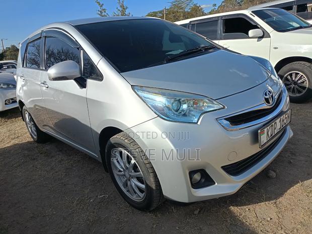 Toyota Ractis 1.5 FWD 2016 Silver