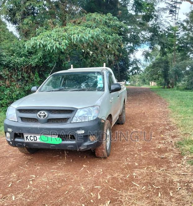 Toyota Hilux 2009 Silver