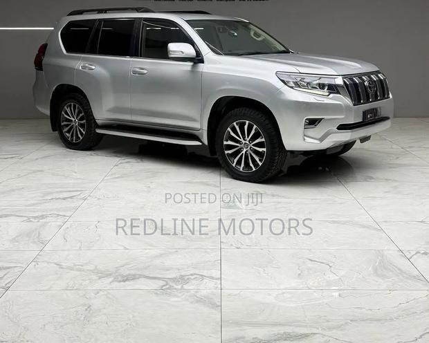Toyota Land Cruiser Prado 2.8 2022 Silver