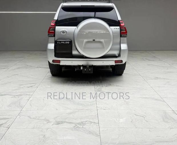 Toyota Land Cruiser Prado 2.8 2022 Silver