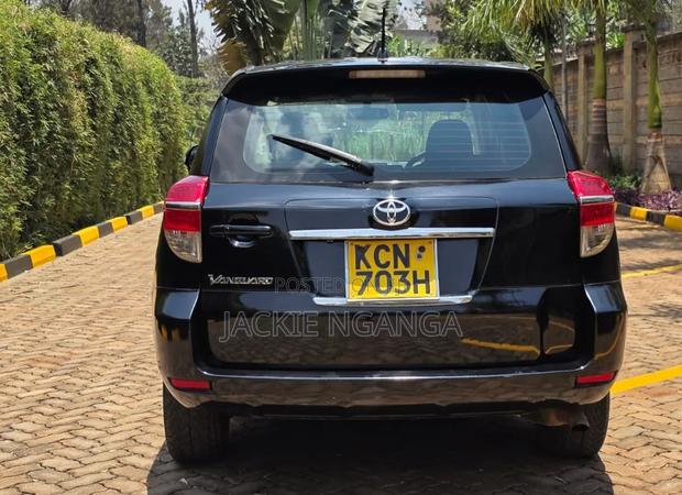 Toyota Vanguard 2010 Black