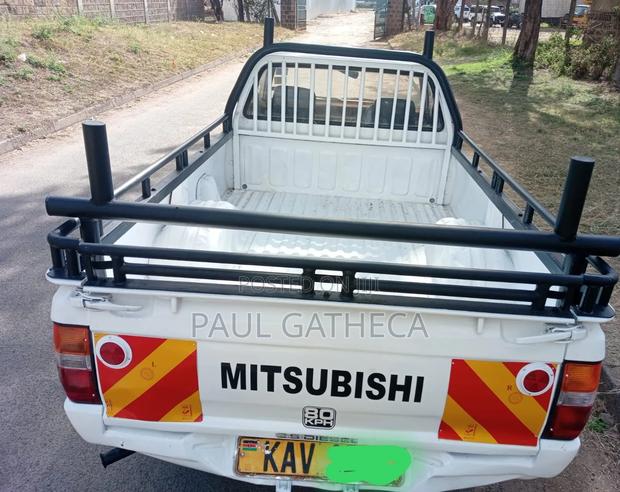 Mitsubishi L200 2005 White
