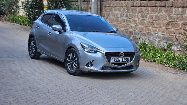 Mazda Demio 2016 Silver