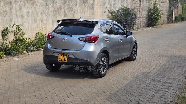 Mazda Demio 2016 Silver