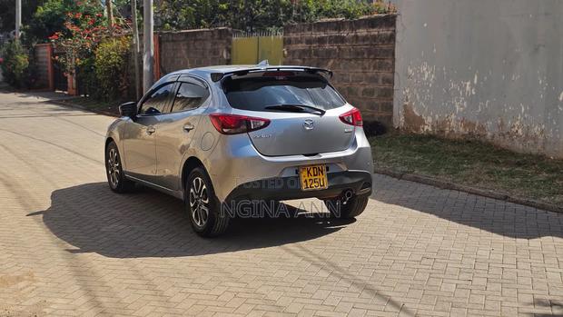 Mazda Demio 2016 Silver