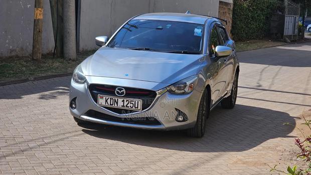 Mazda Demio 2016 Silver