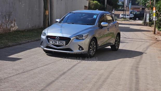 Mazda Demio 2016 Silver