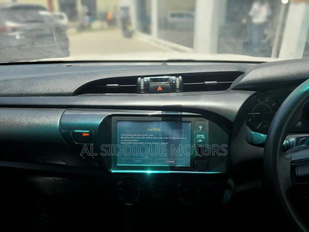 Toyota Hilux Revo Smart Cab Deisel 2.4 AWD 2021 White