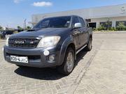 Toyota Hilux 2.5 D-4D SRX 2011 Gray for sale