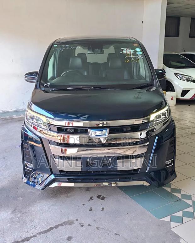 Toyota Noah 1.8 FWD Hybrid (7 seater) 2019 Blue