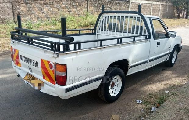 Mitsubishi L200 1998 White