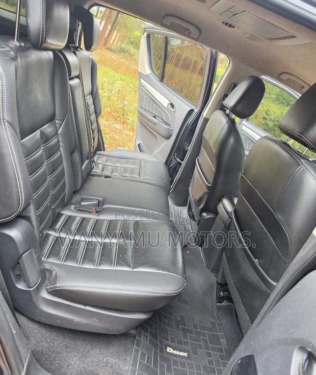 Isuzu MU-X 2021 Gray