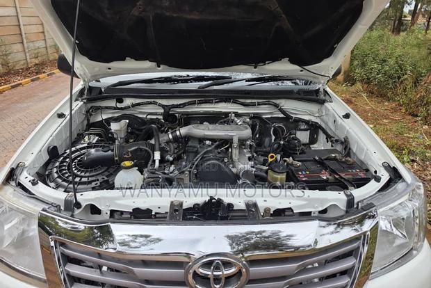 Toyota Hilux 2014 White