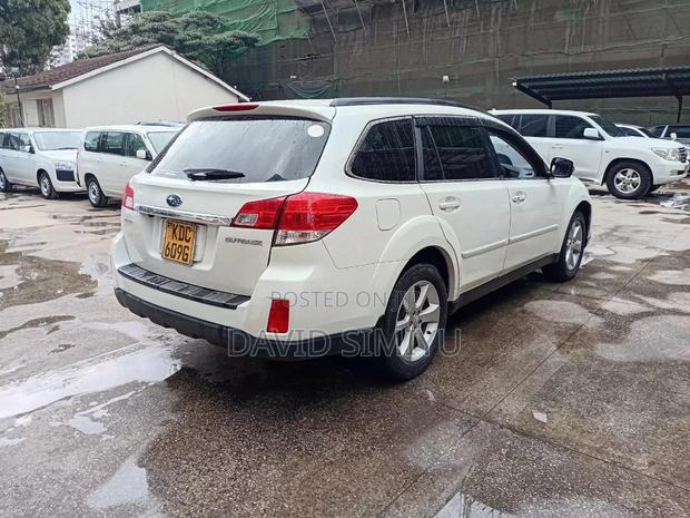 Subaru Outback 2015 White