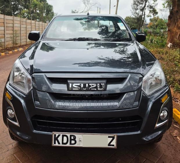 Isuzu D-MAX 2021 Gray