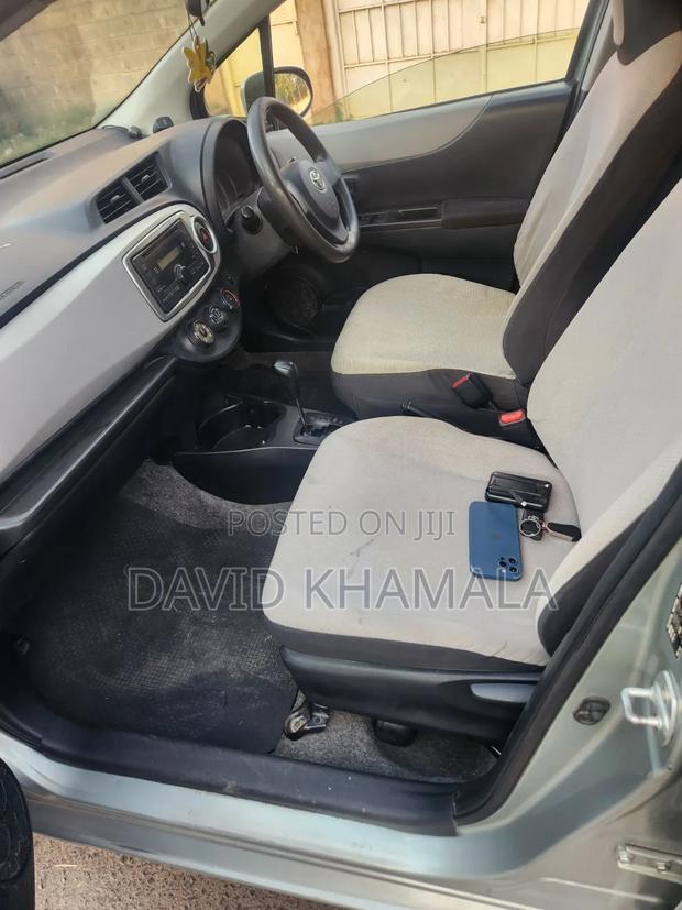 Toyota Vitz 1.3 AWD 5dr 2012 Silver