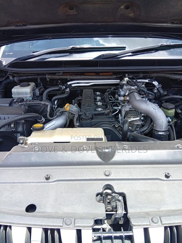 Toyota Land Cruiser Prado KAKADU 2012 Black