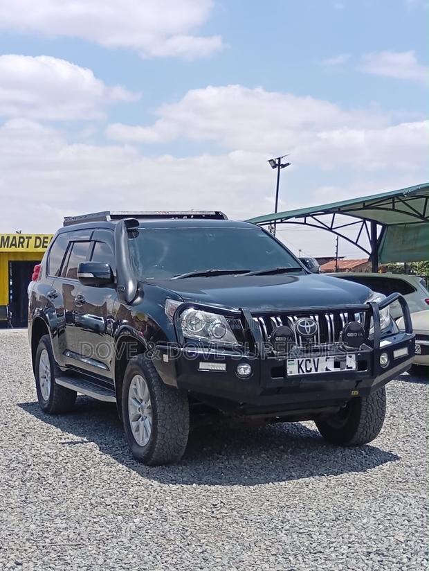 Toyota Land Cruiser Prado KAKADU 2012 Black