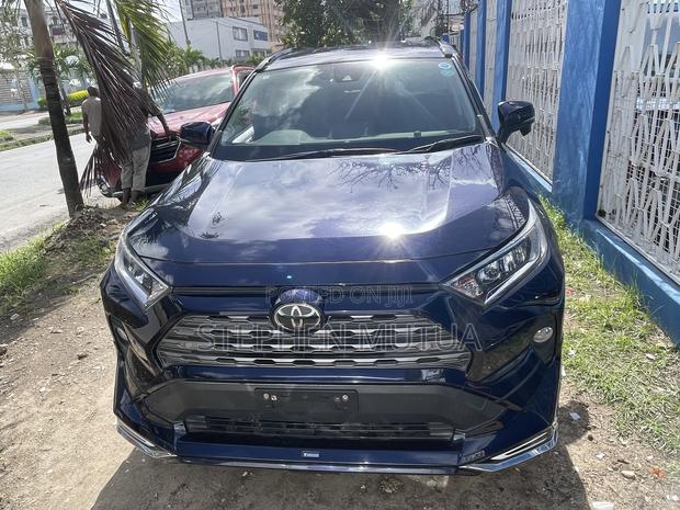 Toyota RAV4 XLE Premium AWD 2019 Blue