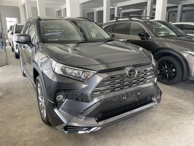 Toyota RAV4 XLE Premium FWD 2020 Gray