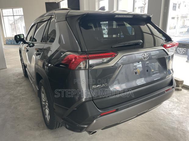 Toyota RAV4 XLE Premium FWD 2020 Gray