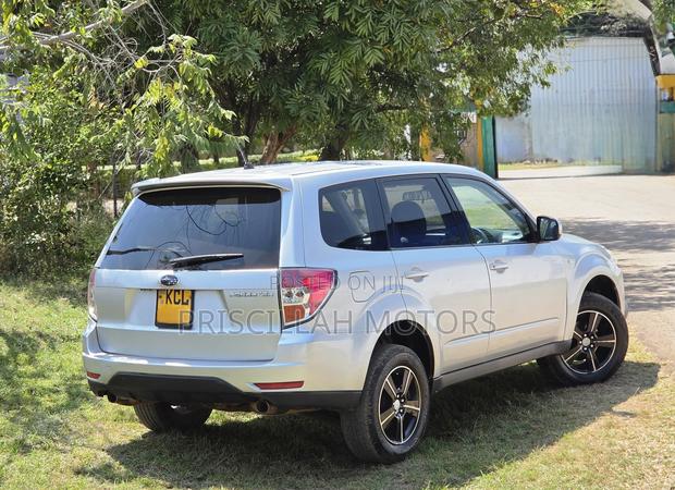 Subaru Forester 2011 Silver