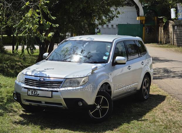 Subaru Forester 2011 Silver