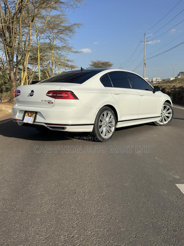 Volkswagen Passat 1.8T R-Line 4dr Sedan (1.8L 4cyl) 2017 Pearl