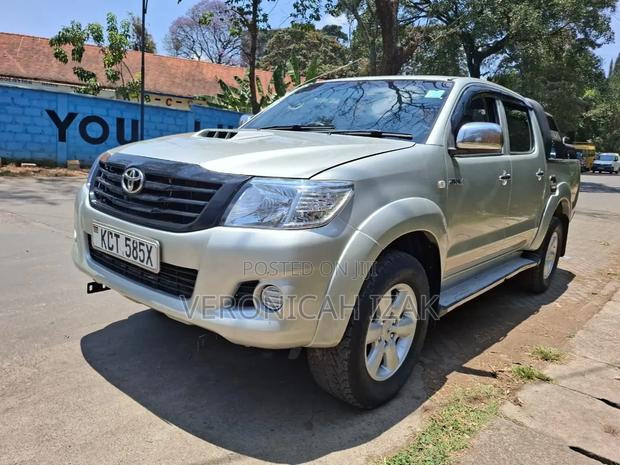 Toyota Hilux 2012