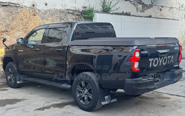 Toyota Hilux 2020 Black