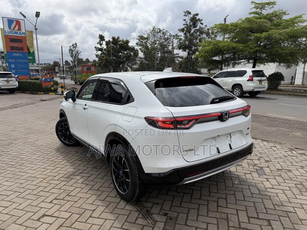 Honda Vezel 1.5 Hybrid 2WD 2021 White
