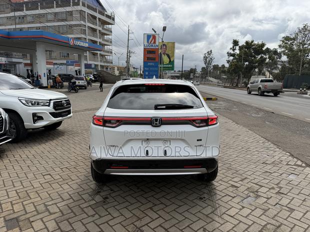 Honda Vezel 1.5 Hybrid 2WD 2021 White