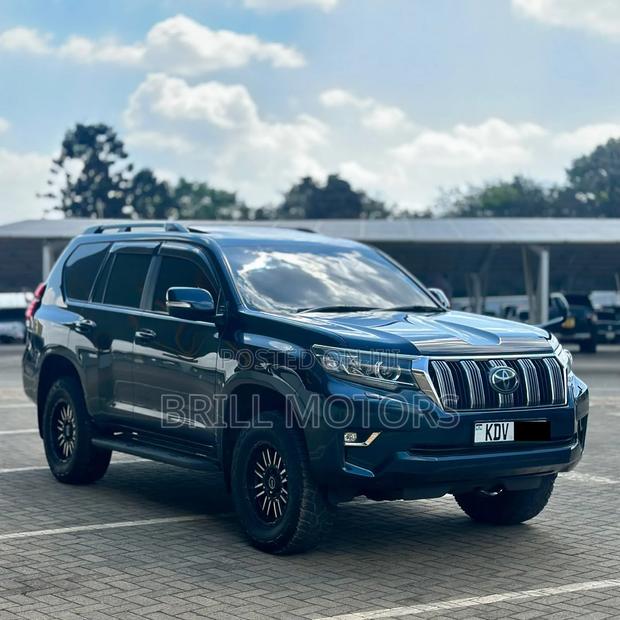 Toyota Land Cruiser Prado 2017 Black