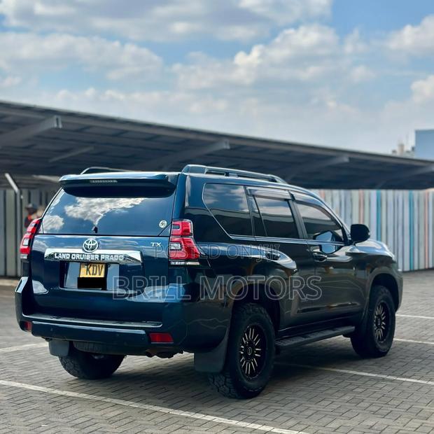 Toyota Land Cruiser Prado 2017 Black