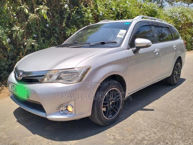 Toyota Corolla Fielder 2013 Silver
