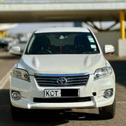 Toyota Vanguard 2011 White for sale