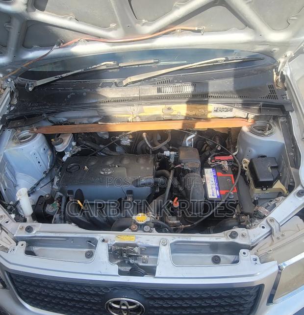 Toyota Succeed 2011 Silver