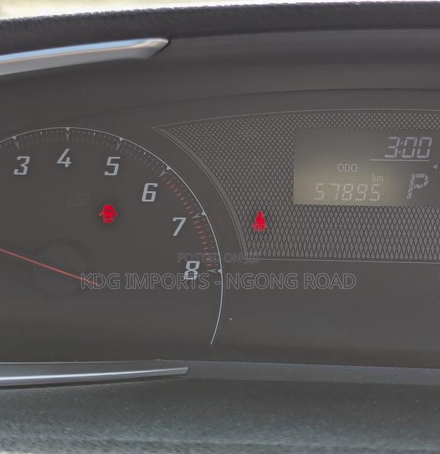 Toyota Sienta 2019
