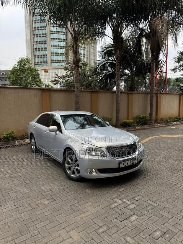 Toyota Crown Majesta 4.6 RWD 2012 Silver